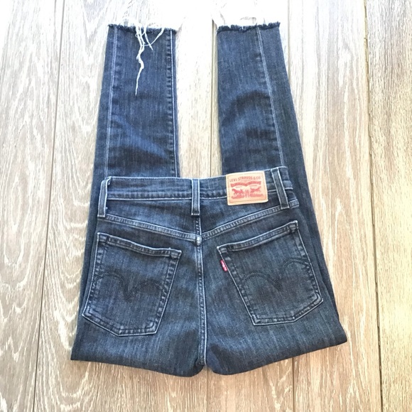 Levi’s Wedgie skinny Jeans Size 26 in Charcoal - Picture 5 of 6